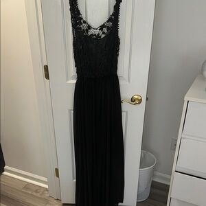 Elegant Black Lace Evening Dress